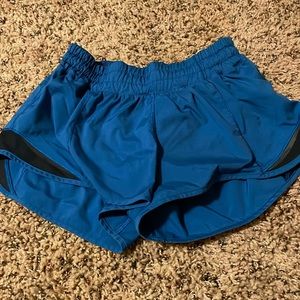 2.5” lululemon bitty hot shorts